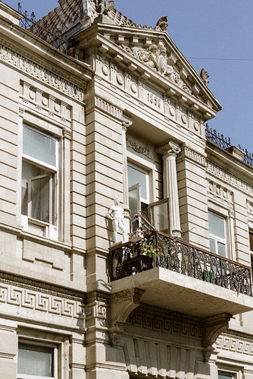 Darmowe zdjęcie z galerii z antyczny, architektura secesyjna, balkon
