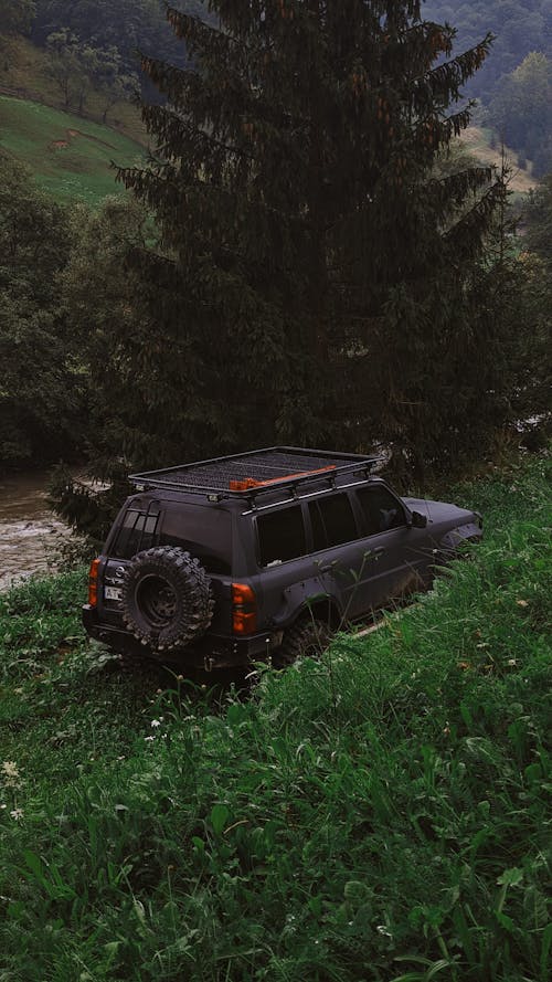 4x4 Off Road in Mountains