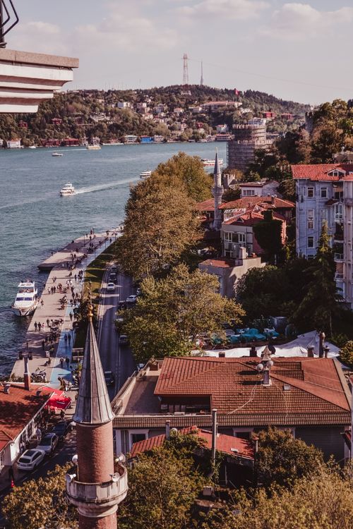 Free Aerial view of Istanbul featuring the Bosphorus Strait, historic architecture, and vibrant city life. Stock Photo