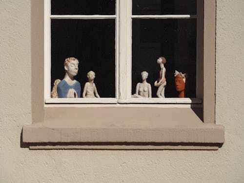 Kostenloses Stock Foto zu alte fenster, bildende kunst skulptur, blick