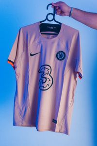 Camisa oficial exposta na loja