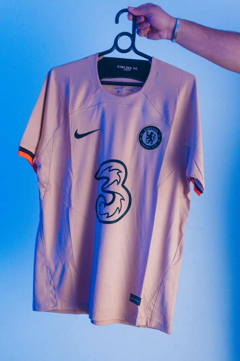 Camisa oficial de futebol em exposicao