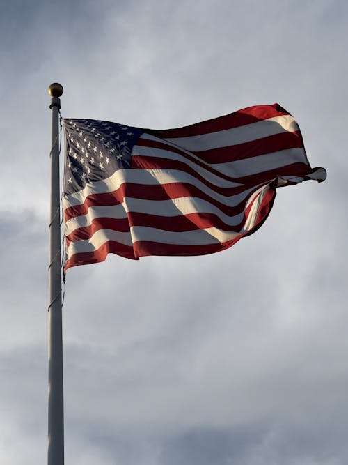 免費 美國國旗在風中飄揚 圖庫相片