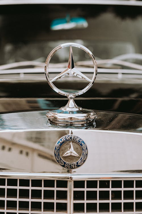 4.000+ Mercedes Benz Logo Bilder und Fotos · Kostenlos Downloaden