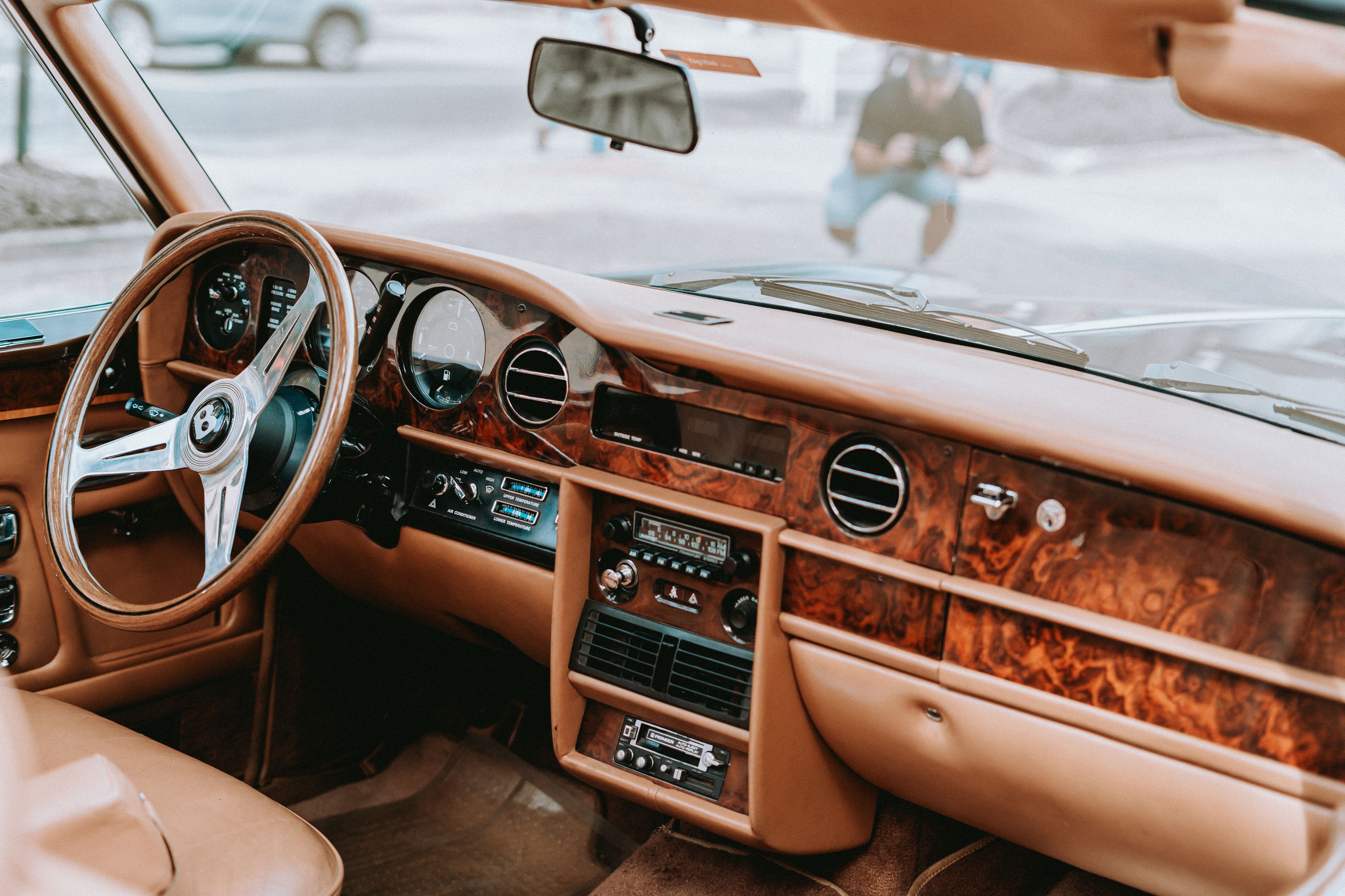 Is a Shopping Chauffeur Right for Your Journey? — illustrating the guide