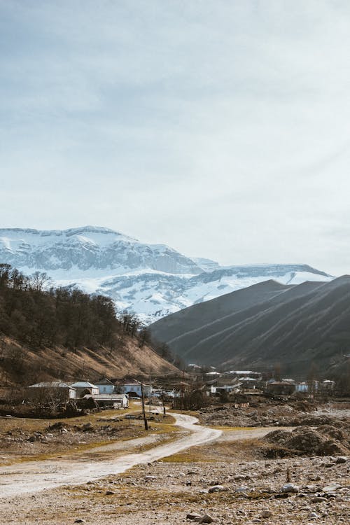 dağlar, dikey atış, kırsal içeren Ücretsiz stok fotoğraf