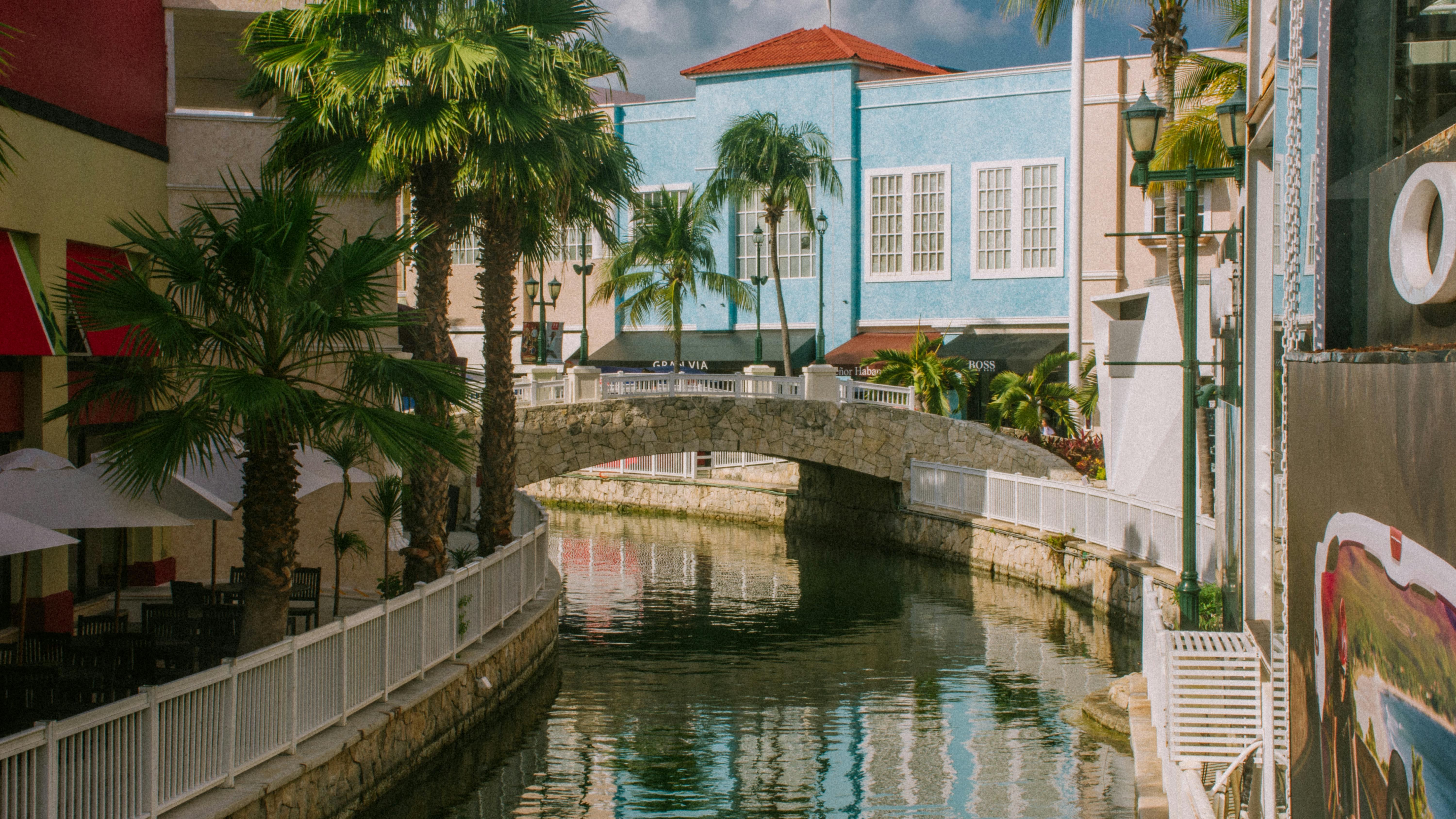The Ultimate Nassau Food Guide — What & Where to Eat