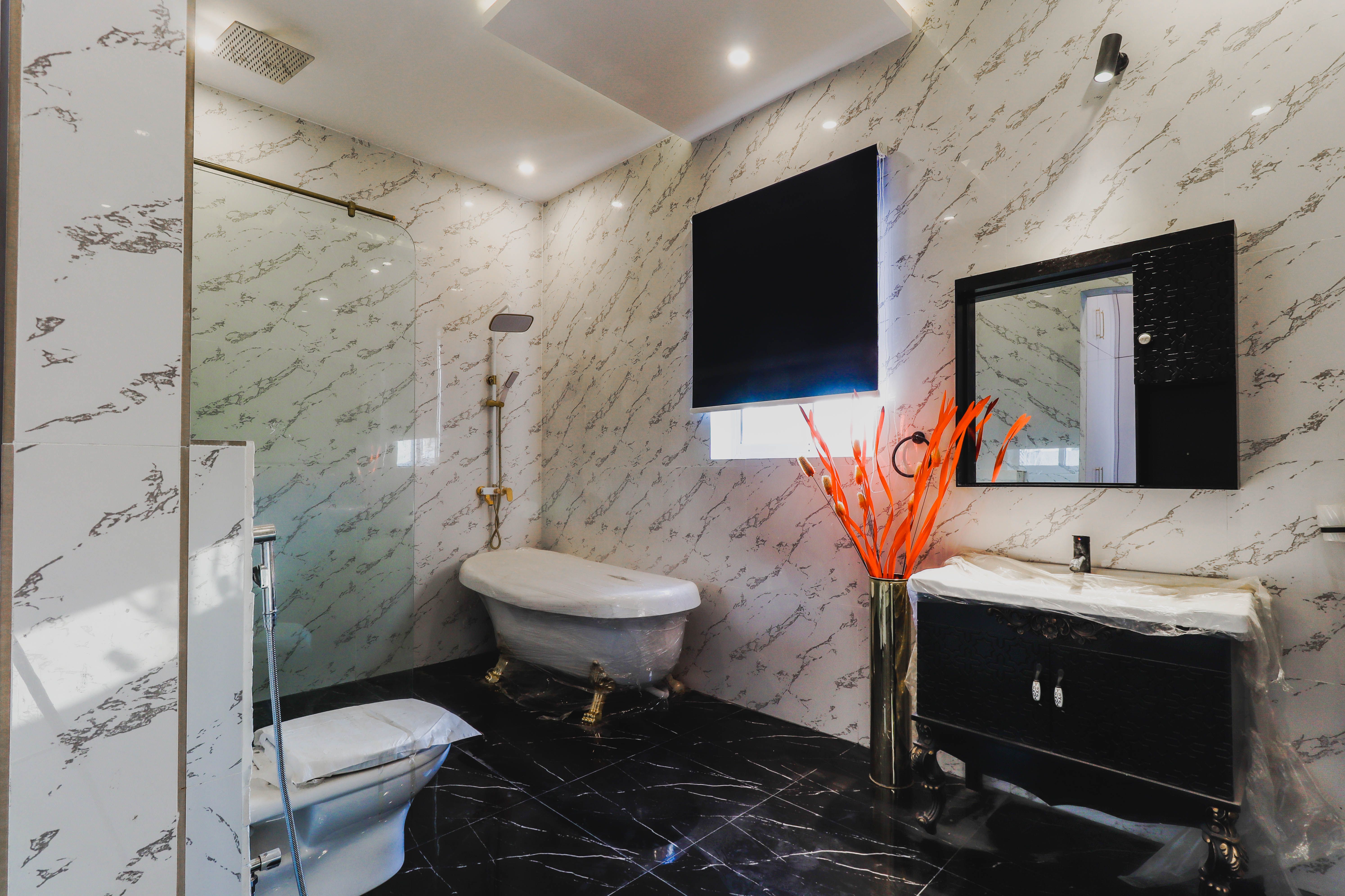 White Bathroom Interior · Free Stock Photo