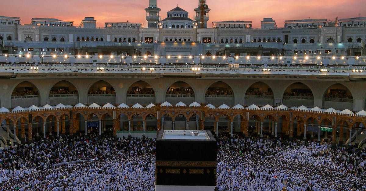 白沙屯媽祖遶境熱鬧登場 萬民隨行展現信仰力量 政治紛擾成焦點引信徒關注