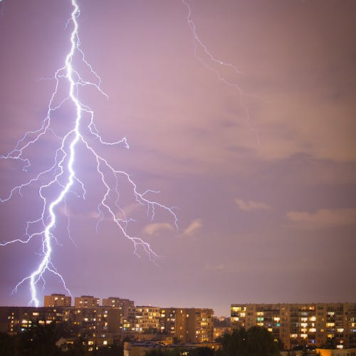 Бесплатное стоковое фото с Аэрофотосъемка, буря, город