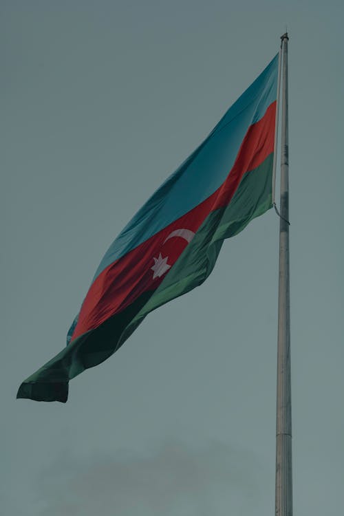 azerbaycan bayrağı, bayrak direği, bilgi sembolleri içeren Ücretsiz stok fotoğraf