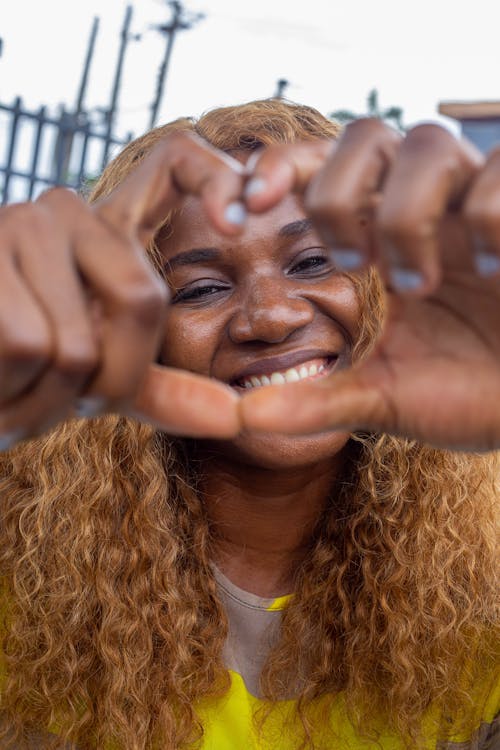 Foto profissional grátis de África, amor, belas mulheres negras