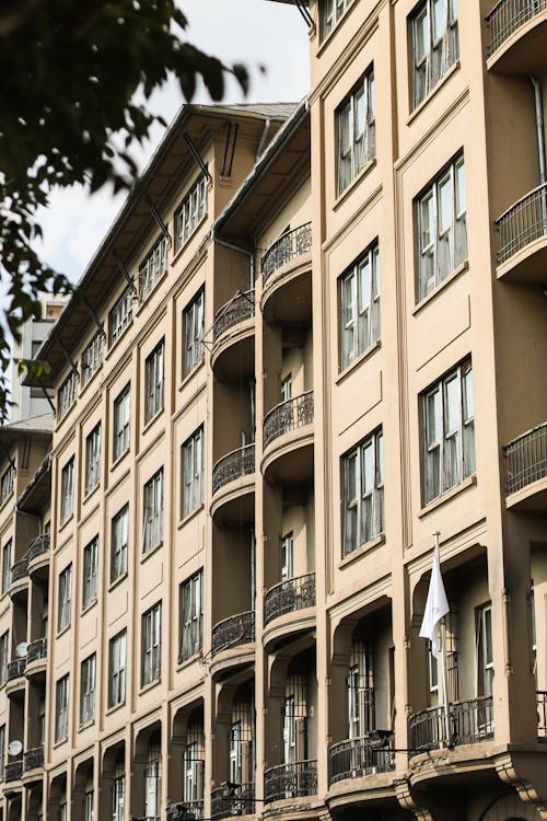 Foto d'estoc gratuïta de balcons, barris residencials, bloc de pisos