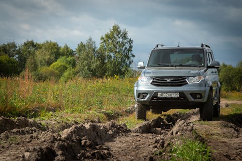 Foto d'estoc gratuïta de 4x4, camí de carro, cotxe