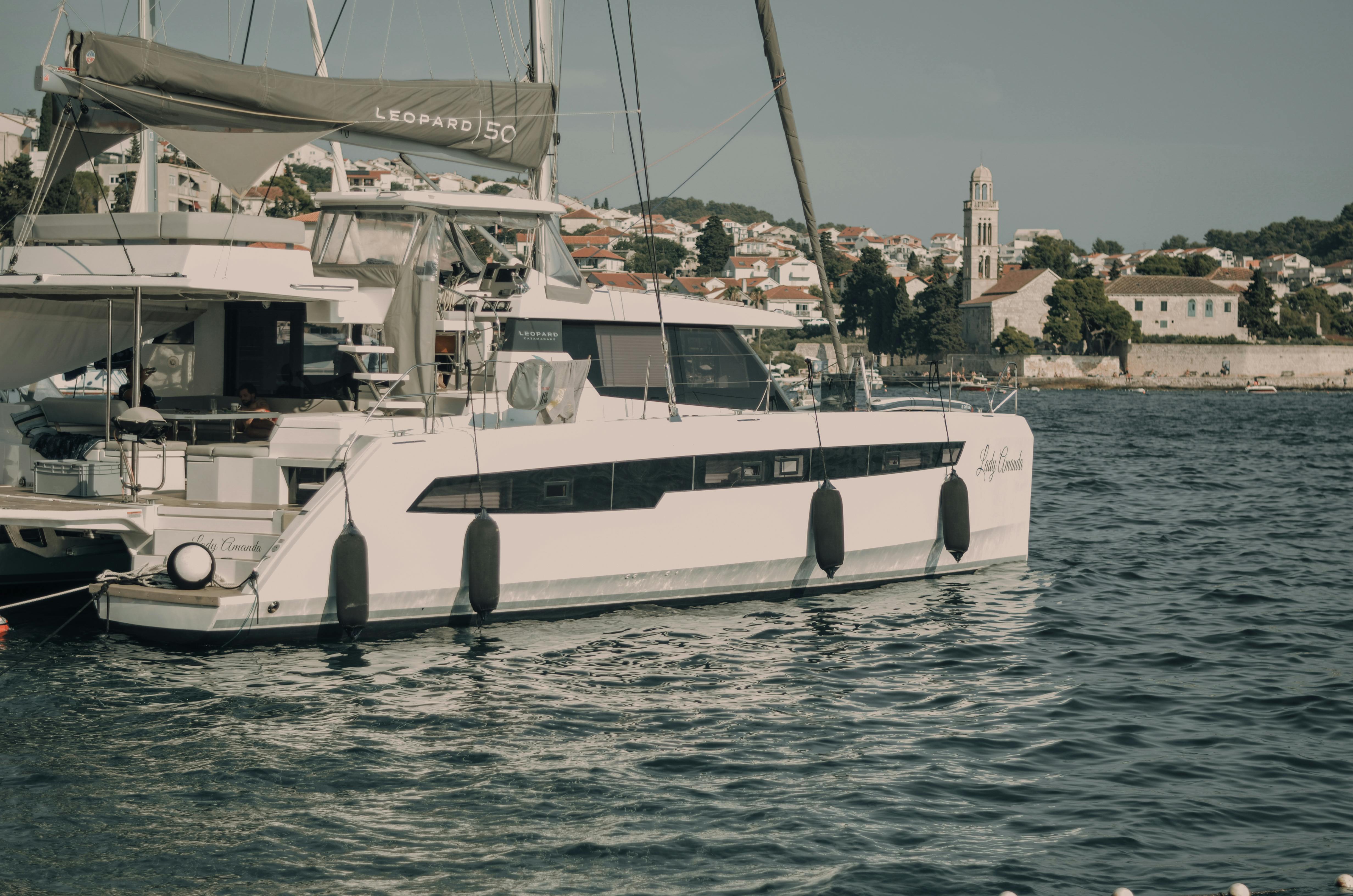 Morta sul catamarano, era una 17enne al primo giorno di lavoro