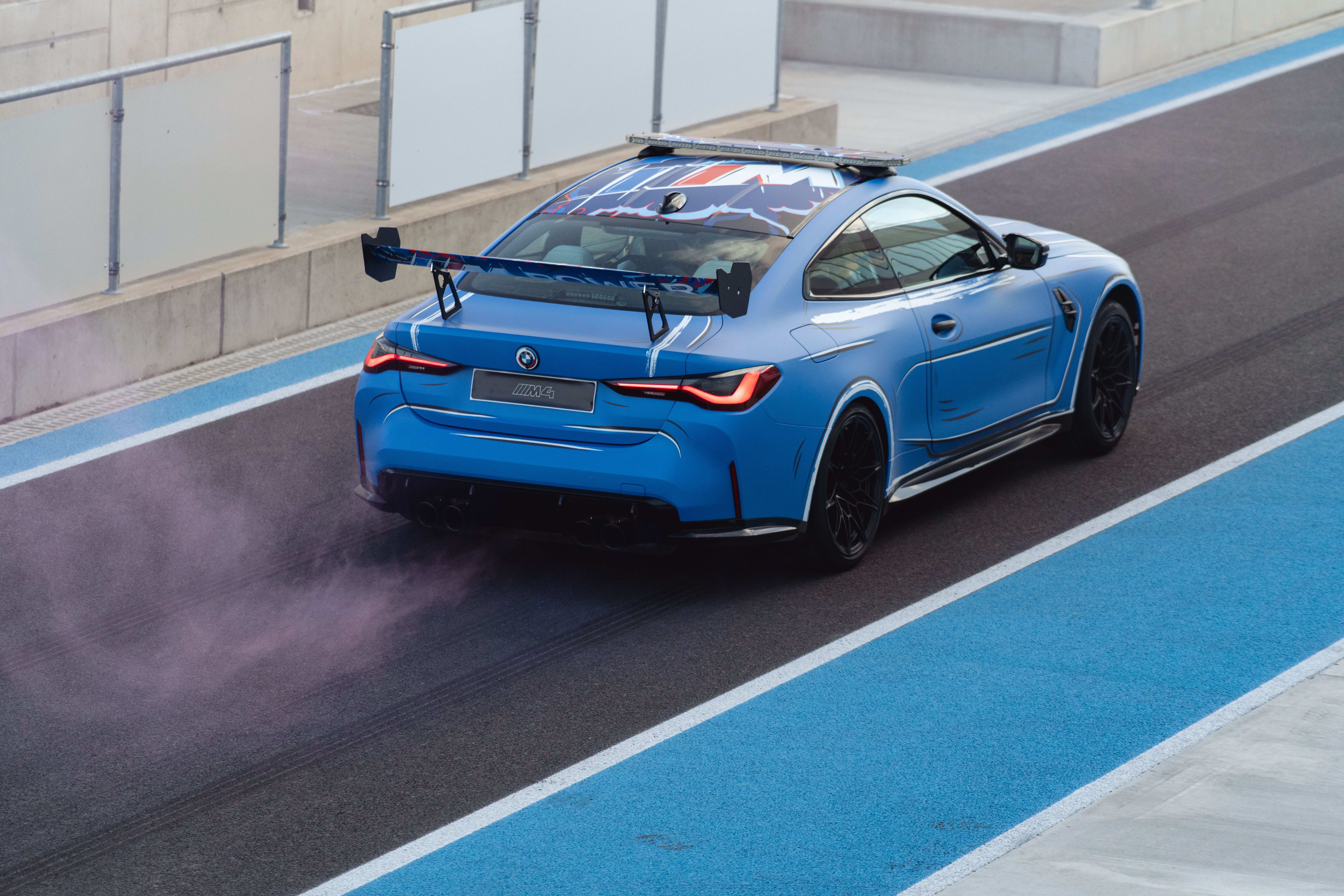 VIDEO: V8 vs 6 în linie! Liniuță între Ford Mustang și un BMW M4 modificat