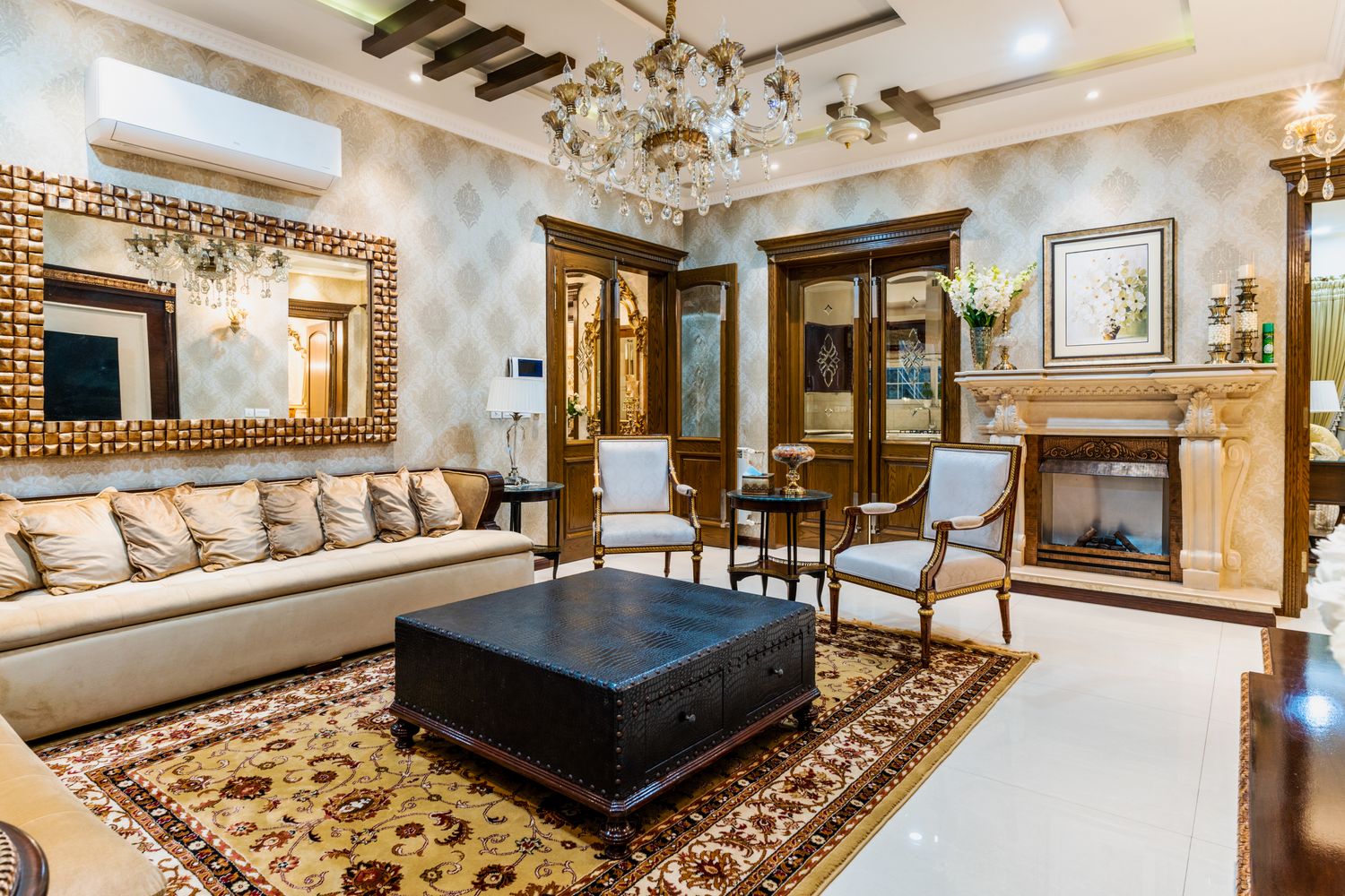 Luxurious living room in NYC