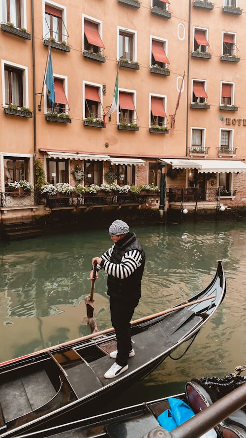 Základová fotografie zdarma na téma Benátky, gondoliér, gondoly