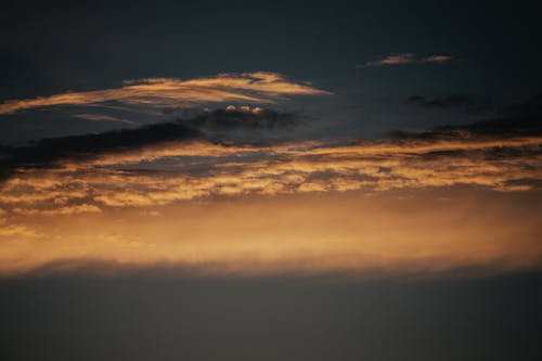 Foto d'estoc gratuïta de capvespre, cel espectacular, fons de pantalla