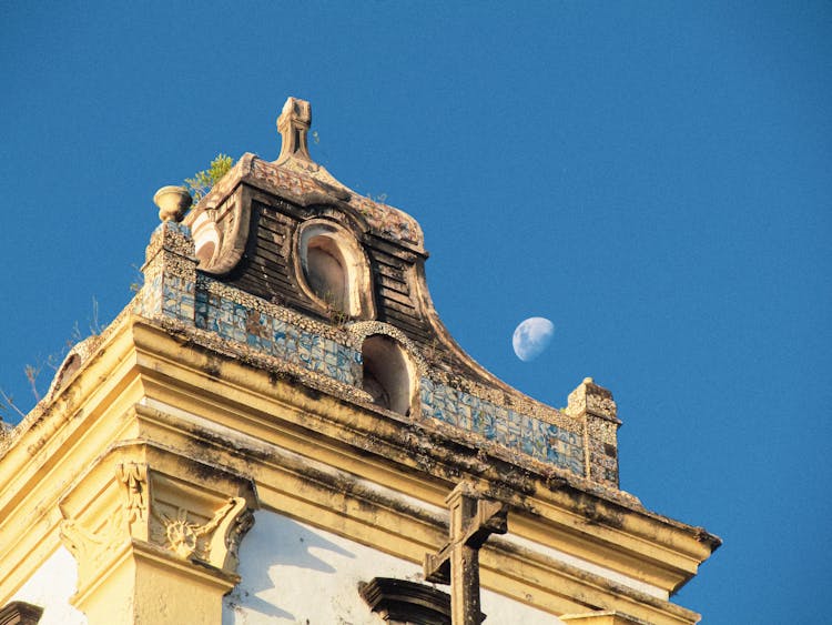 Moon Over Temple