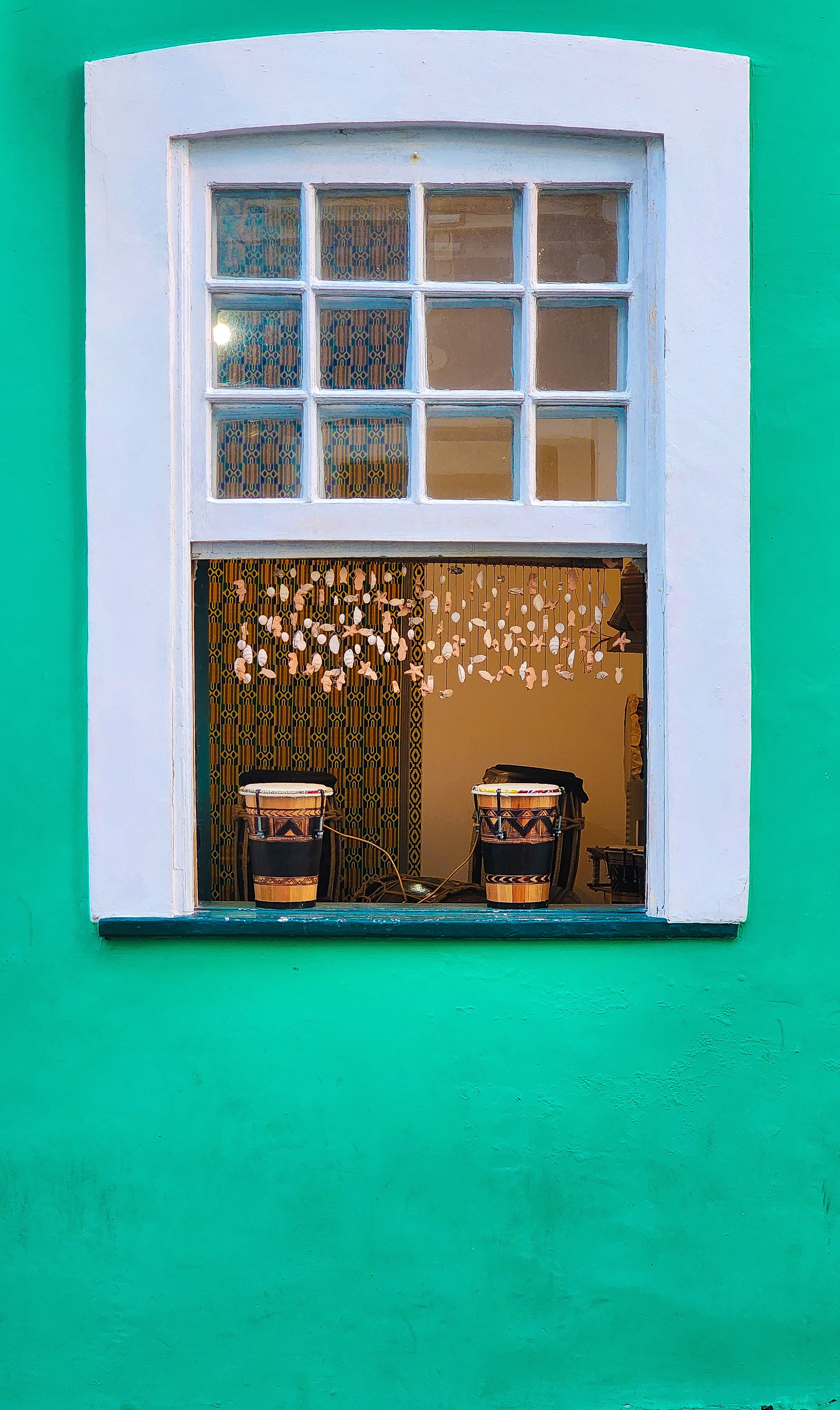 Drums in Window · Free Stock Photo
