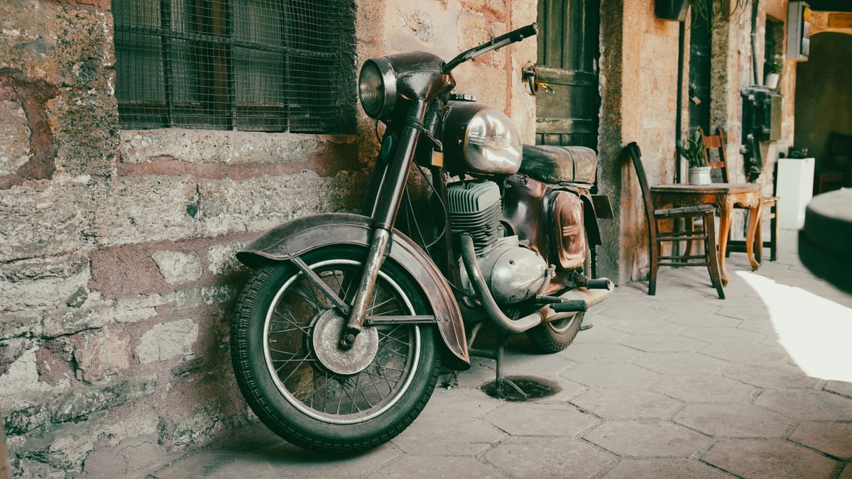 Altes Motorrad, kostenlos abzuholen