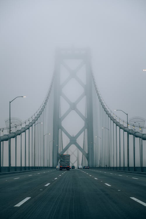 Imagine de stoc gratuită din Bay Bridge, ceață, fotografiere verticală