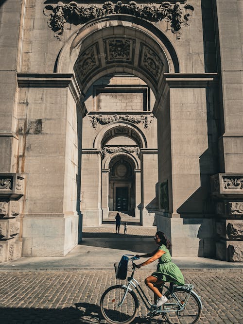 Le cinquantenaire 