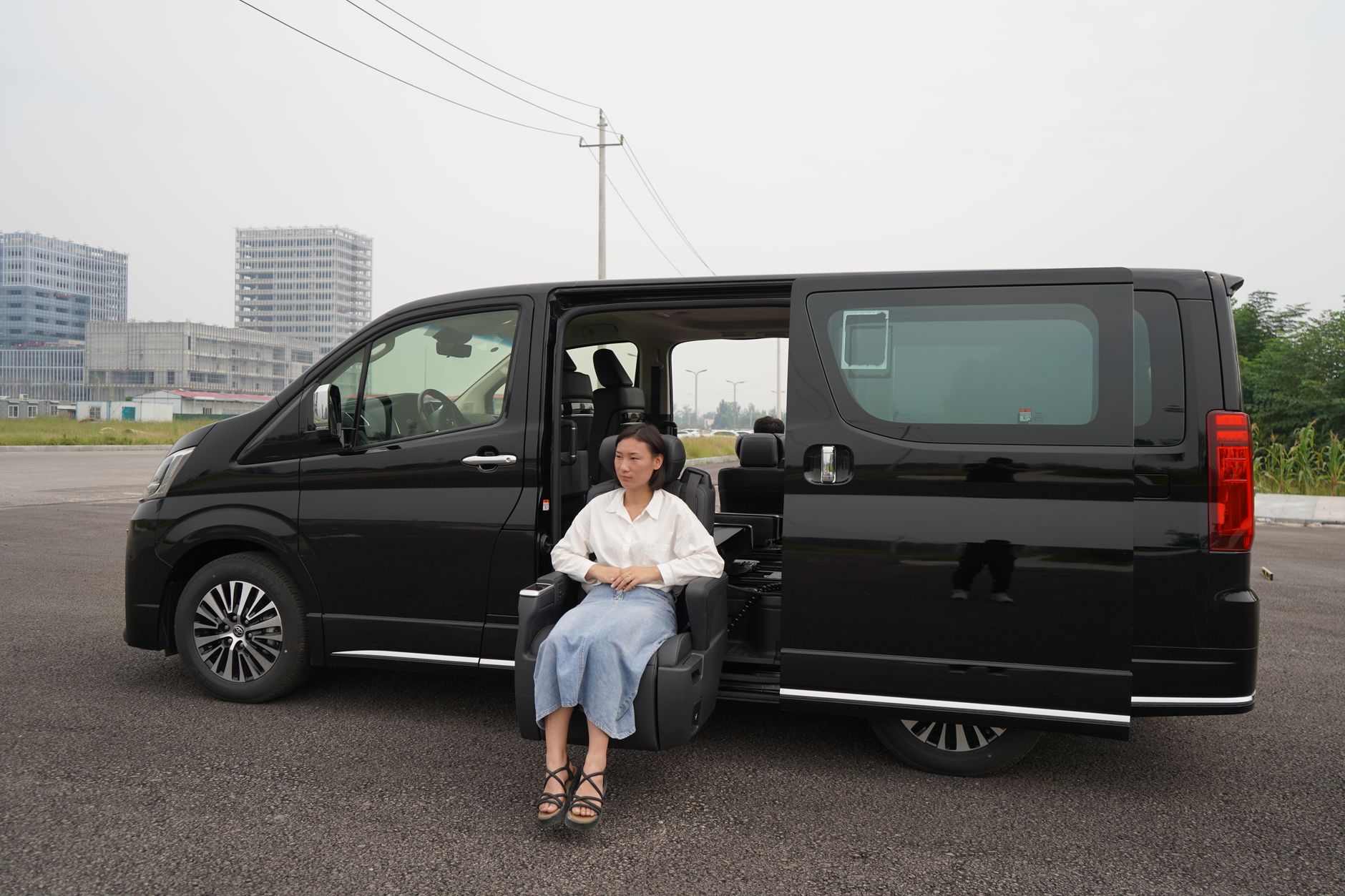 Innova atau Hiace