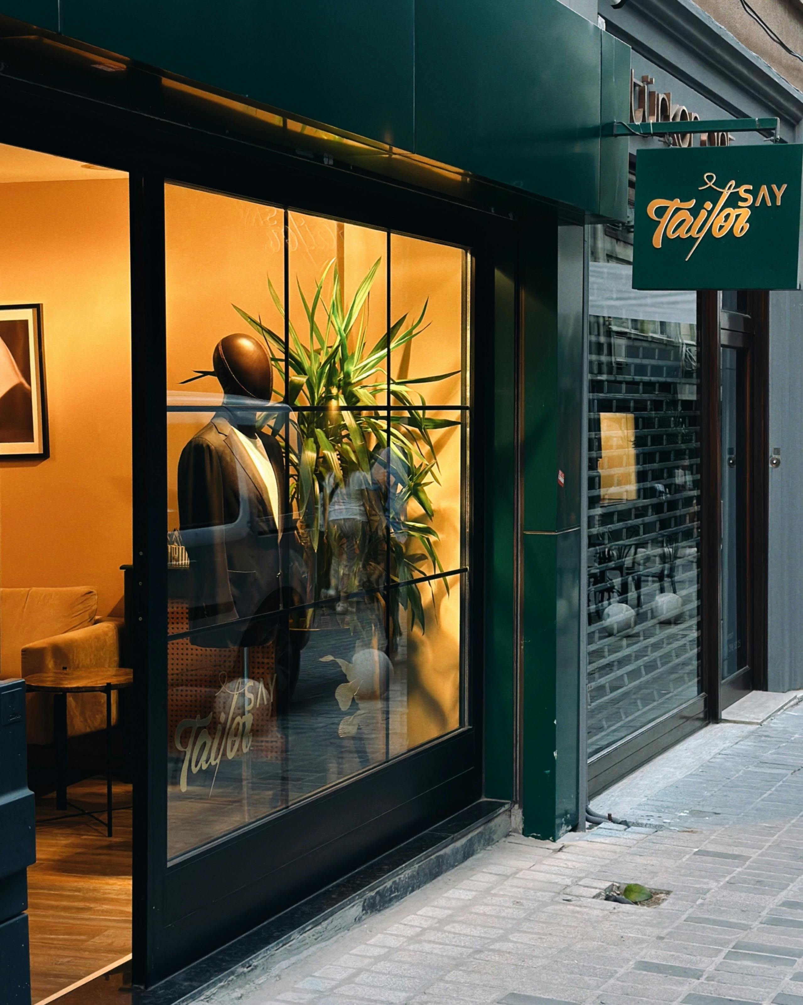 Şirket ofisinde yalnızlaşan çalışanlar