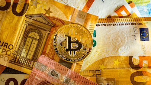 banknotlar, Bitcoin, crypto para birimi içeren Ücretsiz stok fotoğraf