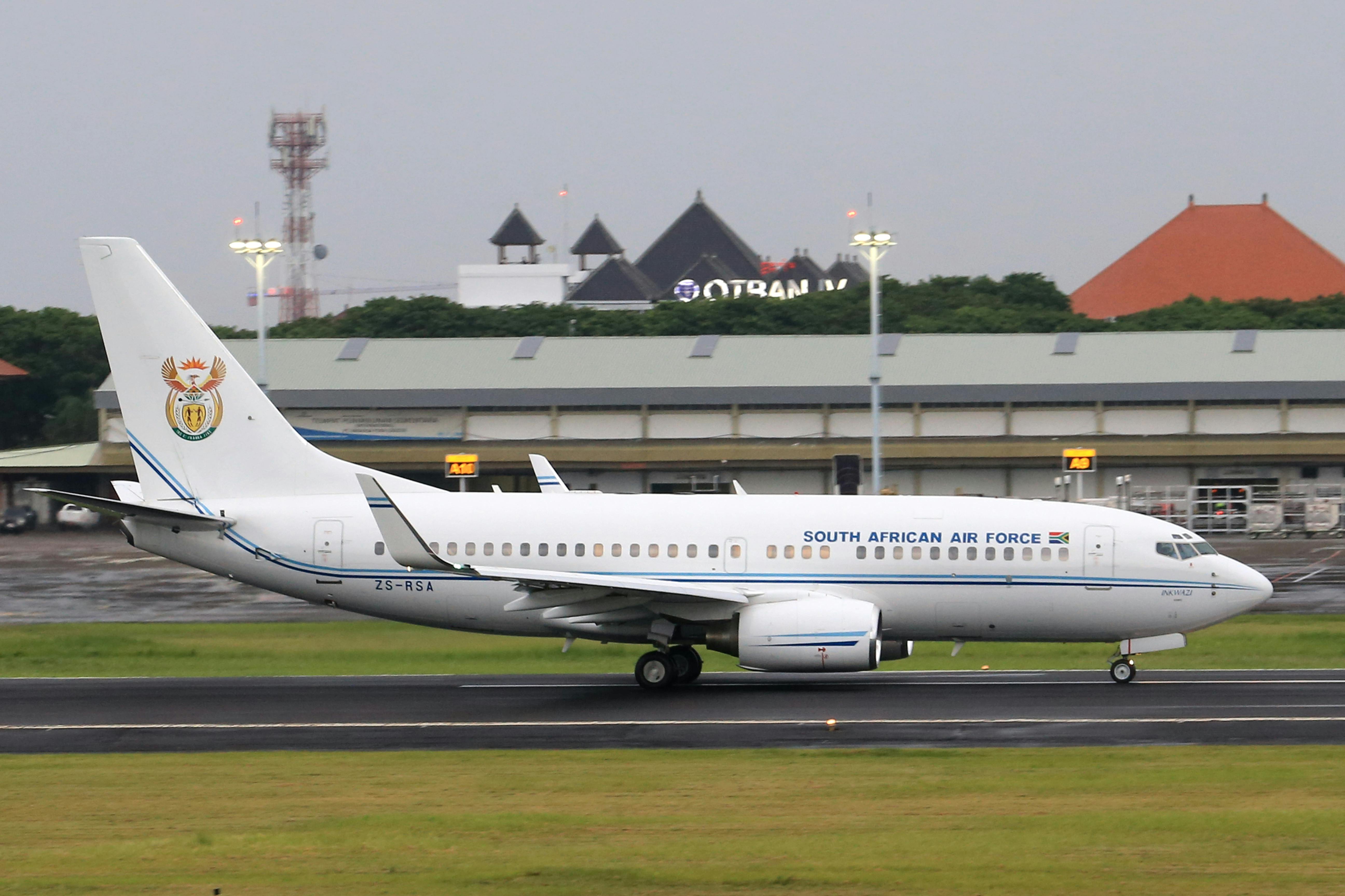 A South African Air Force Boeing 737 on the runway, ready for takeoff.