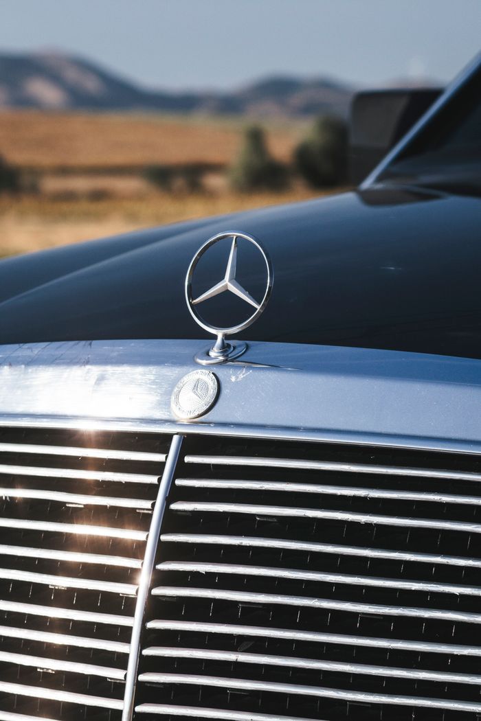 Chrome front grille emblem kit