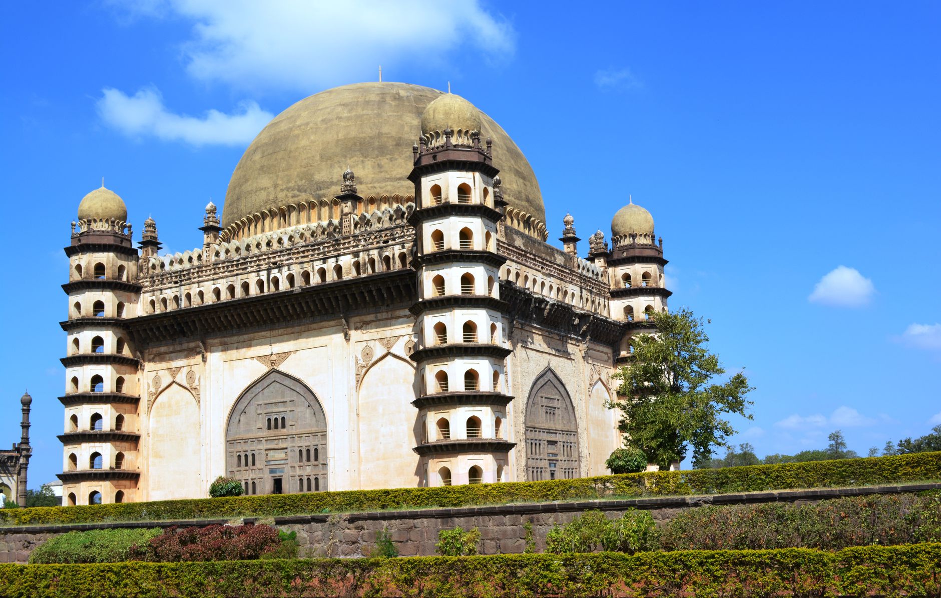 Best Hotels in Vijayapura, Karnataka: Where to Stay Near Historic Monuments
