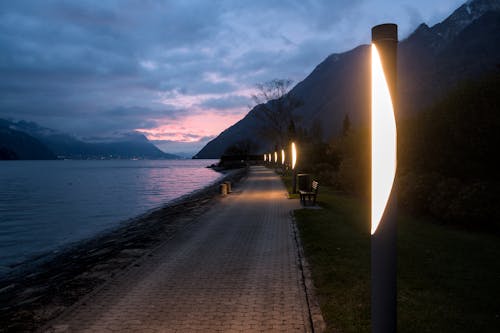 Photos gratuites de baie, illuminé, lampadaires