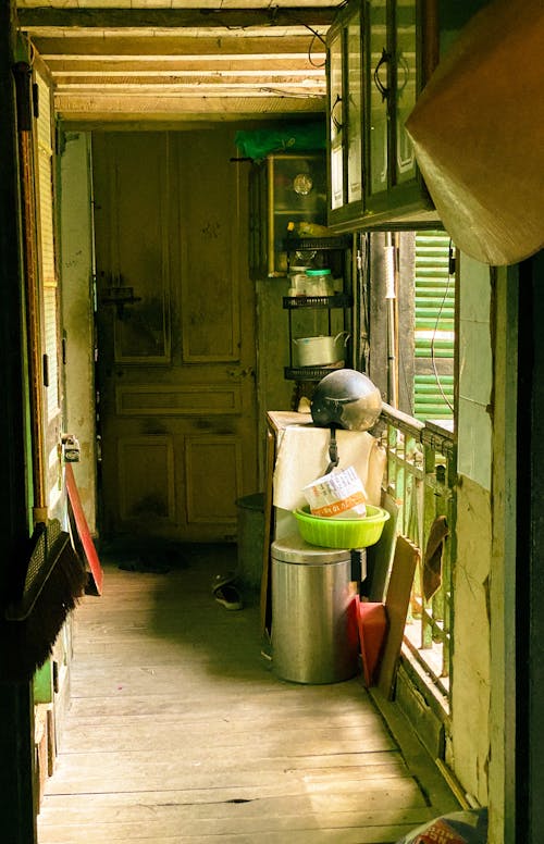 Бесплатное стоковое фото с вертикальный выстрел, дверной проем, деревянный