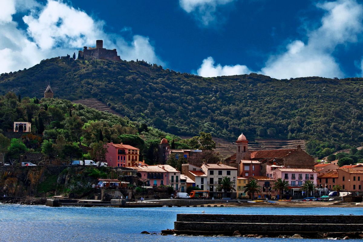 The colourful Mediterranean bay of Collioure below its hilltop fort