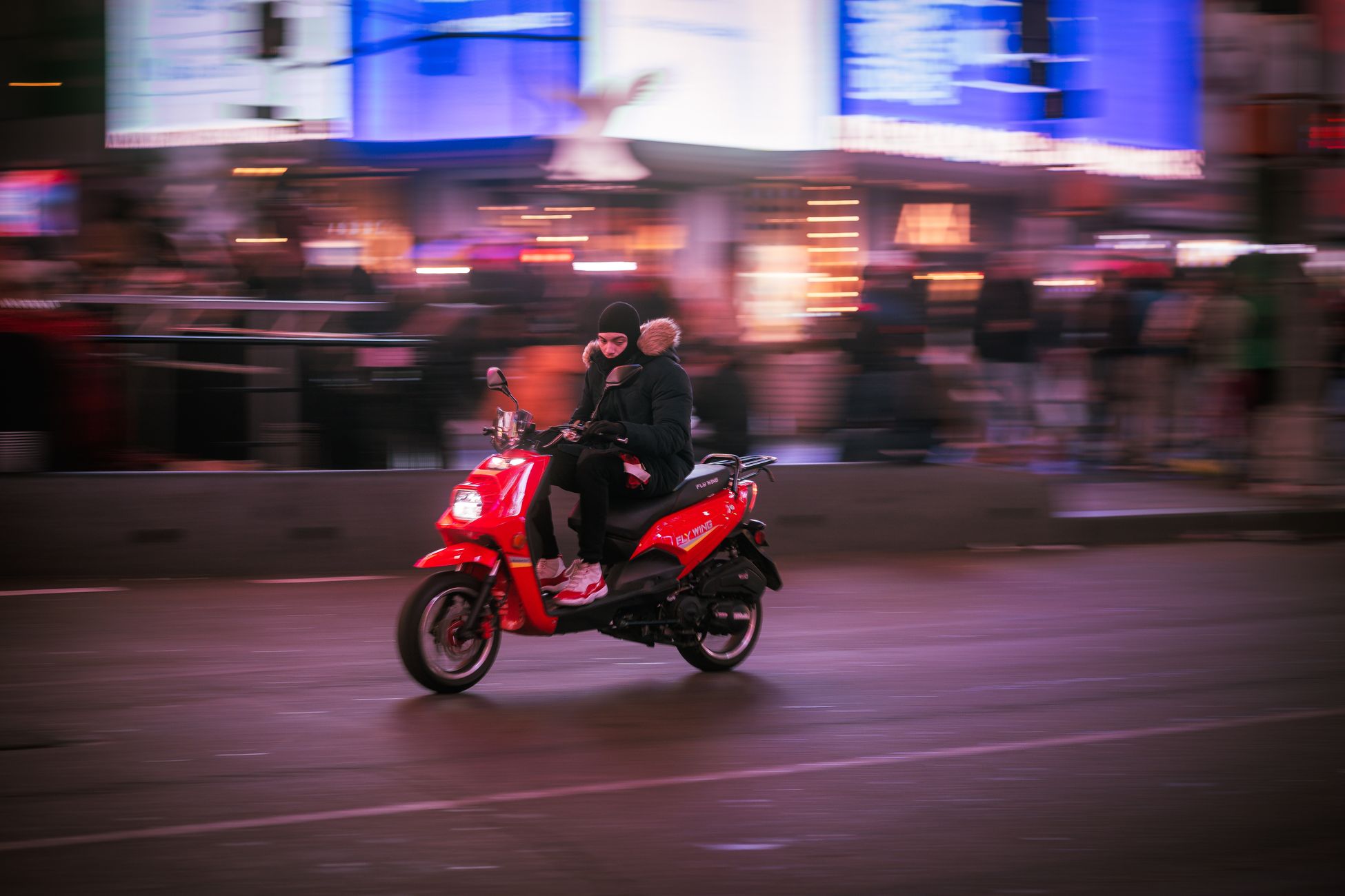Scooterrijder naar ziekenhuis na ongeluk in Vinkhuizen