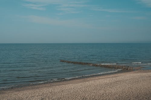 Kostenloses Stock Foto zu blauer himmel, horizont, küste