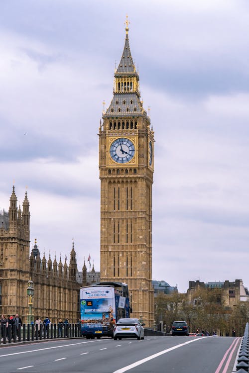 Big Ben and the Streets of London, England