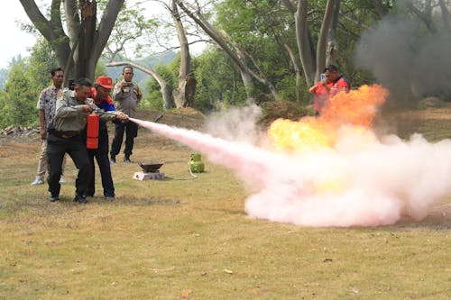 Gratis stockfoto met blusapparaat, blussen, brand