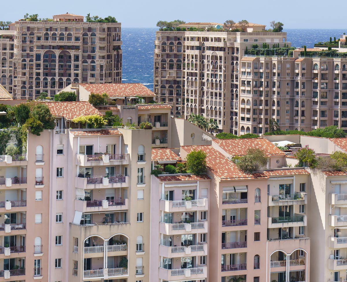 Improve your real estate investments with advanced strategies and personalized coaching sessions. Take advantage of hands-on learning to boost your success in the real estate market.