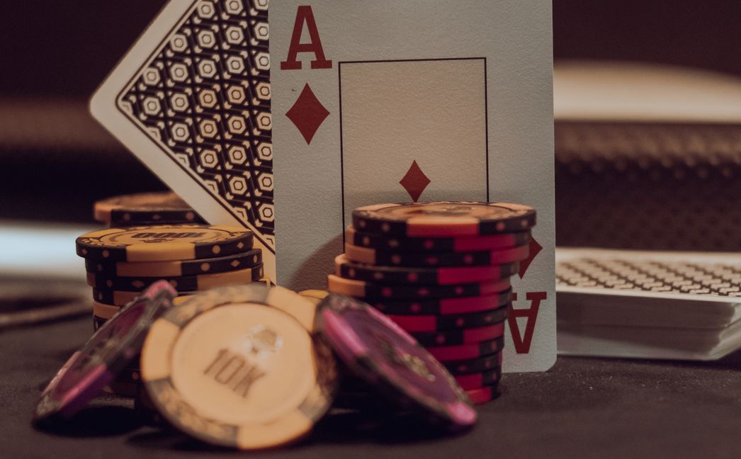 Online Casino: Spielautomaten und Live-Spiele im Überblick