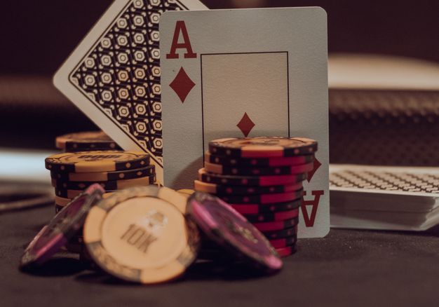 Online Casino: Spielautomaten und Live-Spiele im Überblick