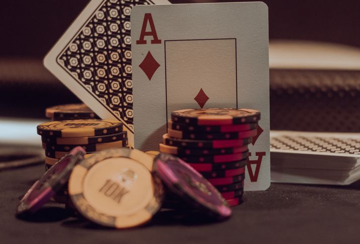 Online Casino: Spielautomaten und Live-Spiele im Überblick