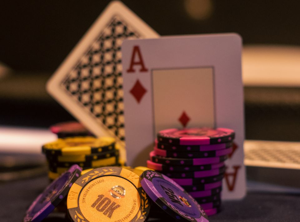 Online Casino: Spielautomaten und Live-Spiele im Überblick