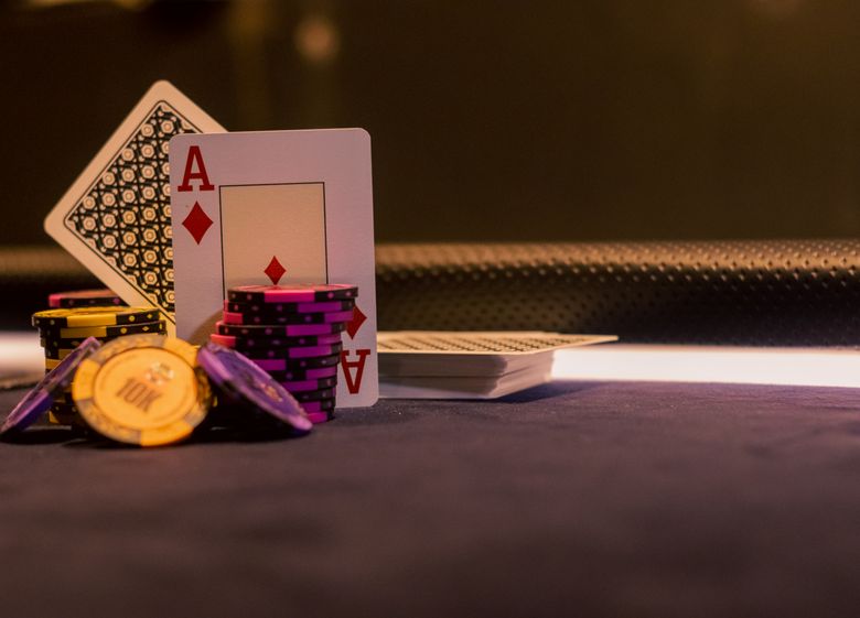 Live Casino Dealer bei Roulette und Blackjack im Studio