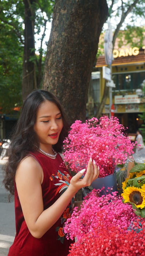 Foto stok gratis berwarna merah muda, bunga-bunga, fotografi mode