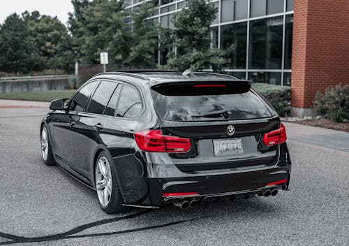 Fotobanka s bezplatnými fotkami na tému black-car, BMW, ceduľka s ŠPZ