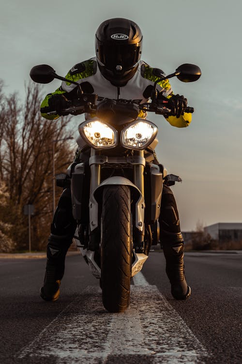 摩托車, 摩托車手, 摩托車頭盔 的 免费素材图片